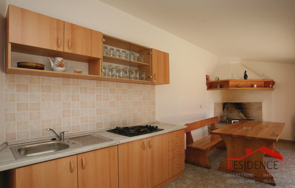 Barban-okolica, lepa hiša z bazenom