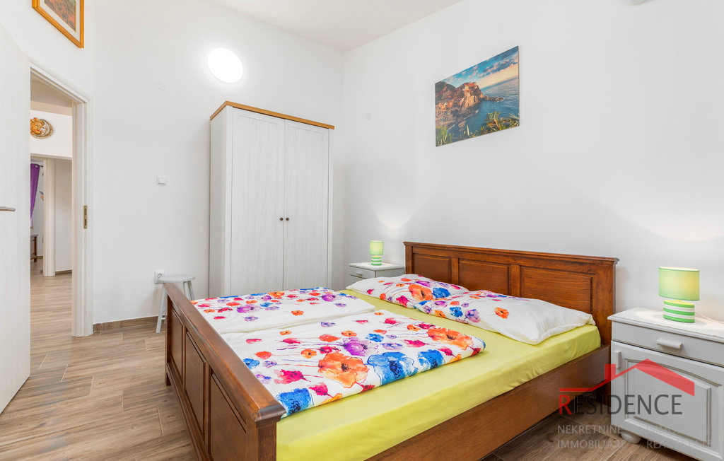 Fažana, hiša z bazenom in pogledom na morje