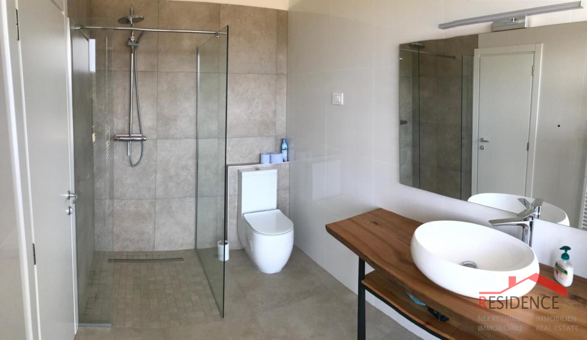 Peroj, lepa nova vila s pogledom na morje