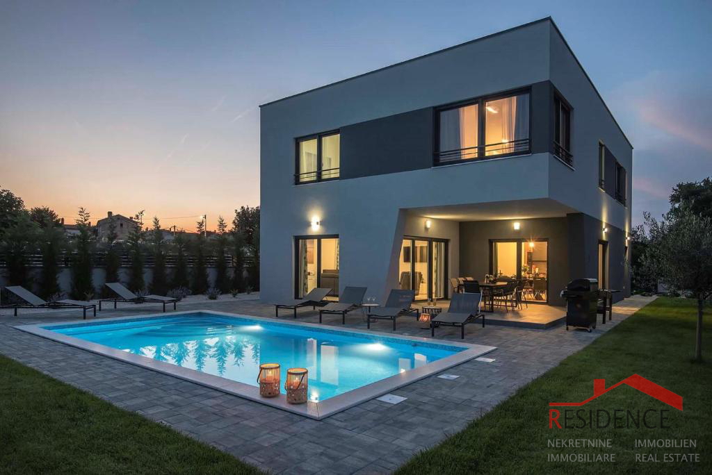 Jadreški, čudovita nova vila z bazenom