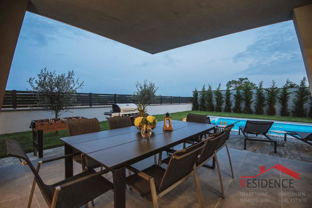 Jadreški, čudovita nova vila z bazenom