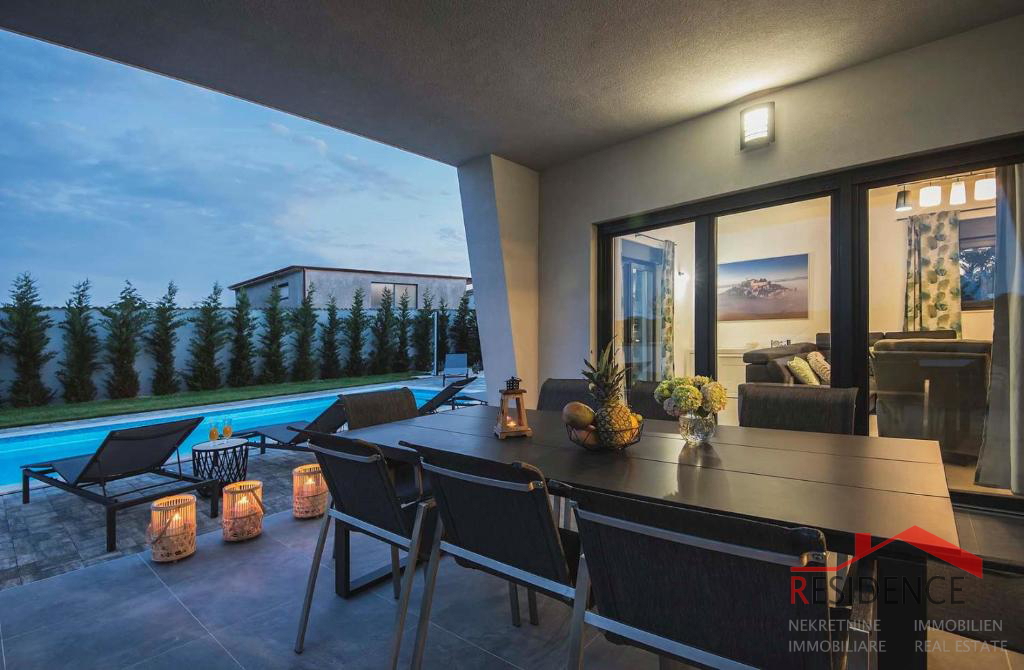 Jadreški, čudovita nova vila z bazenom