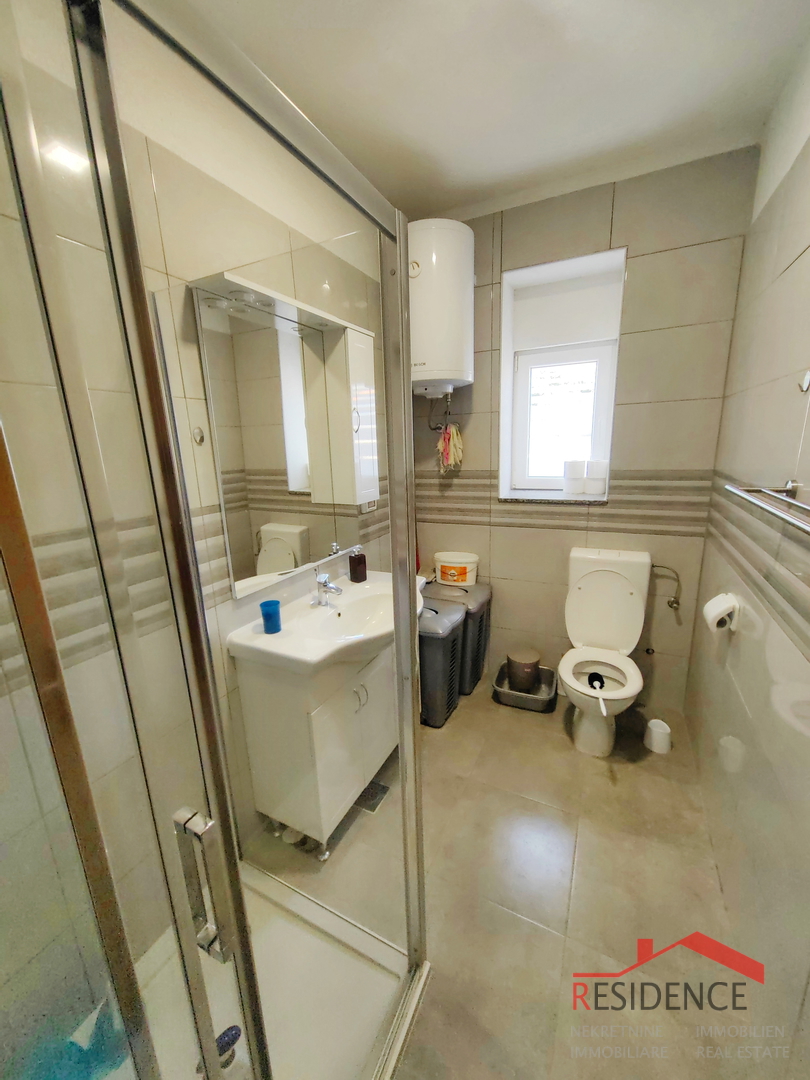 Pula, hiša v centru z dvema apartmajema