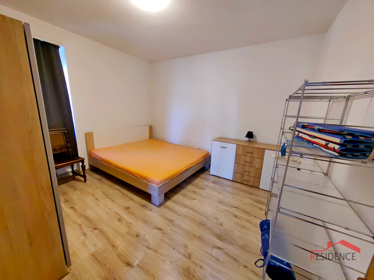 Pula, hiša v centru z dvema apartmajema