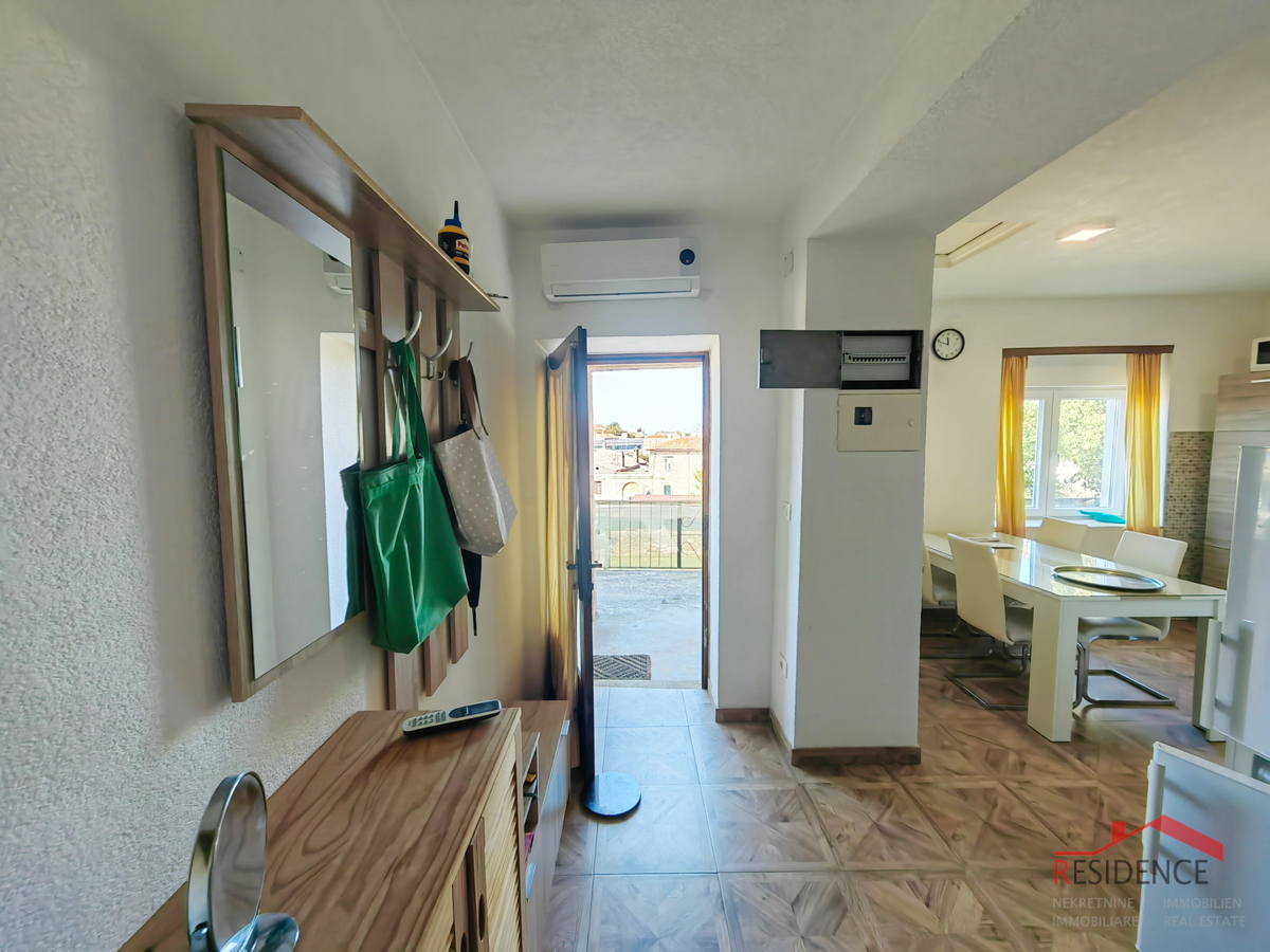 Pula, hiša v centru z dvema apartmajema