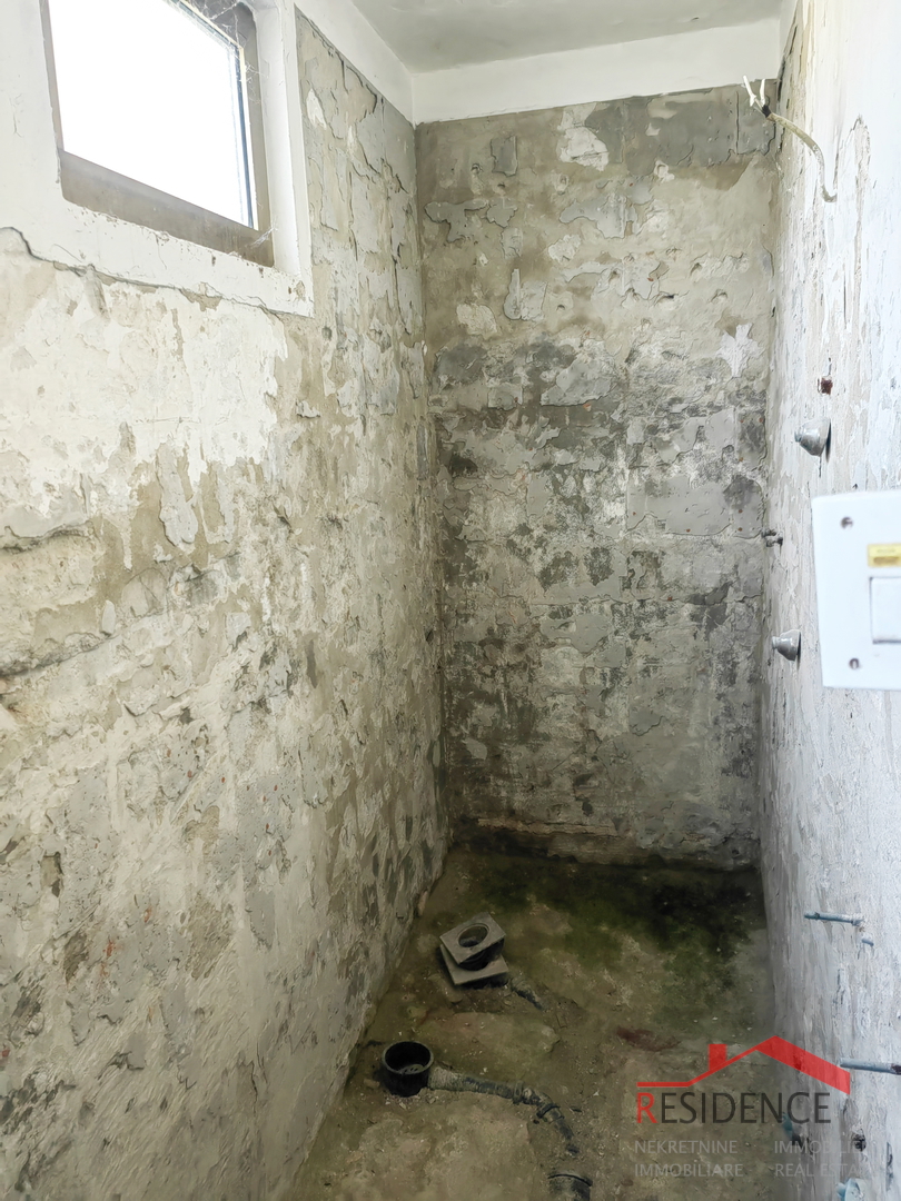 Pula, hiša v centru z dvema apartmajema