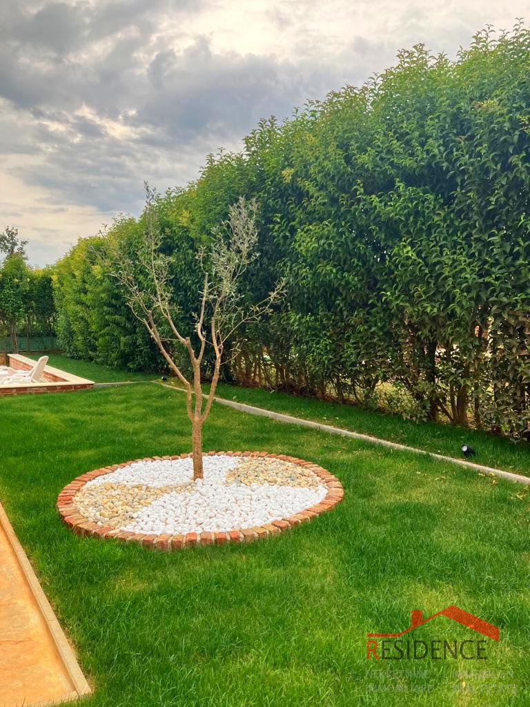 Samostojna vila z bazenom v Paradižu