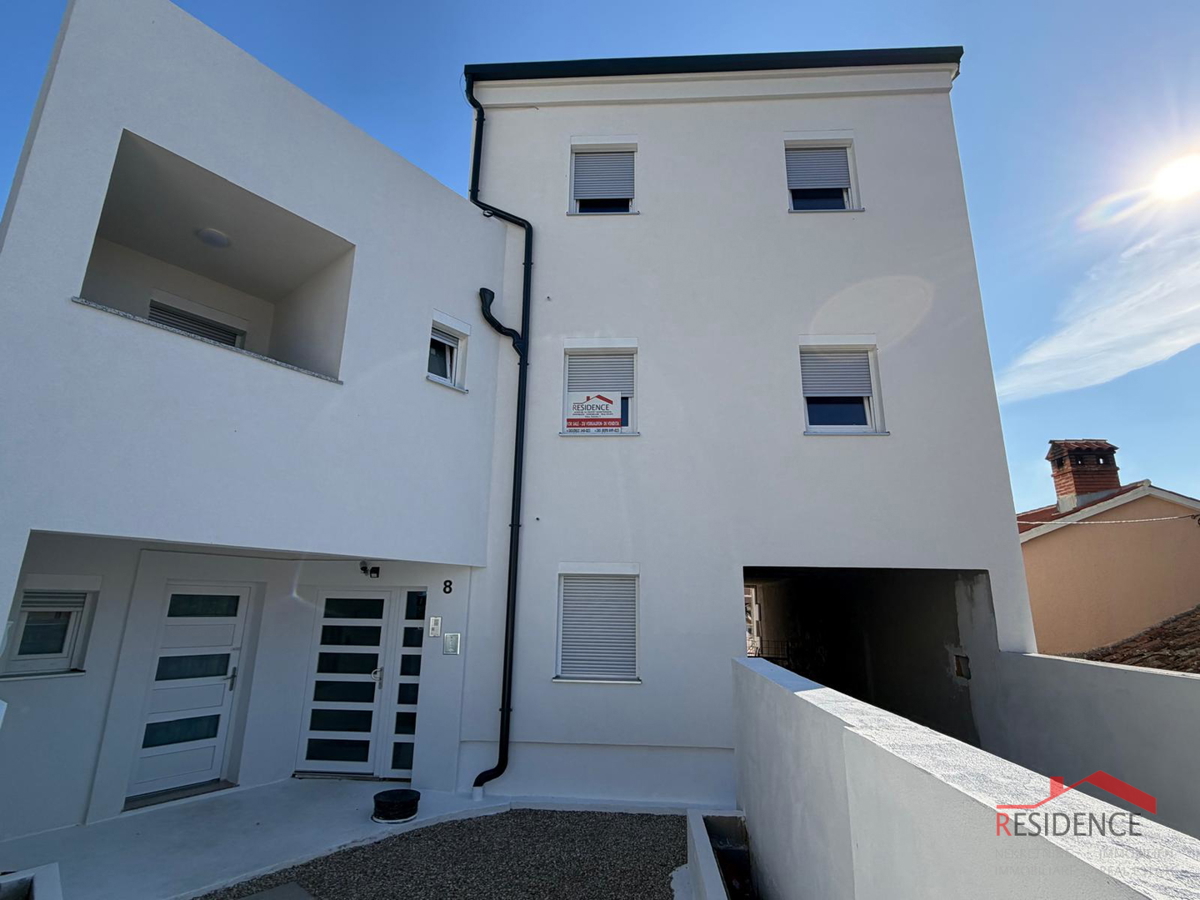 PULA-KAŠTANJER, STANOVANJE V PRVEM NADSTROPJU, NOVOGRADNJA