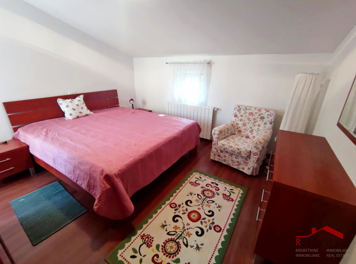 Apartma v Volmeju z bazenom, blizu morja