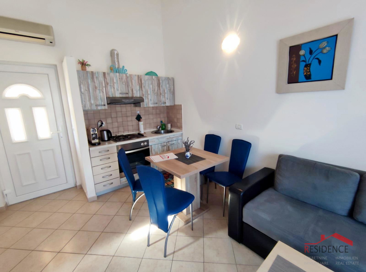 Apartma v Volmeju z bazenom, blizu morja