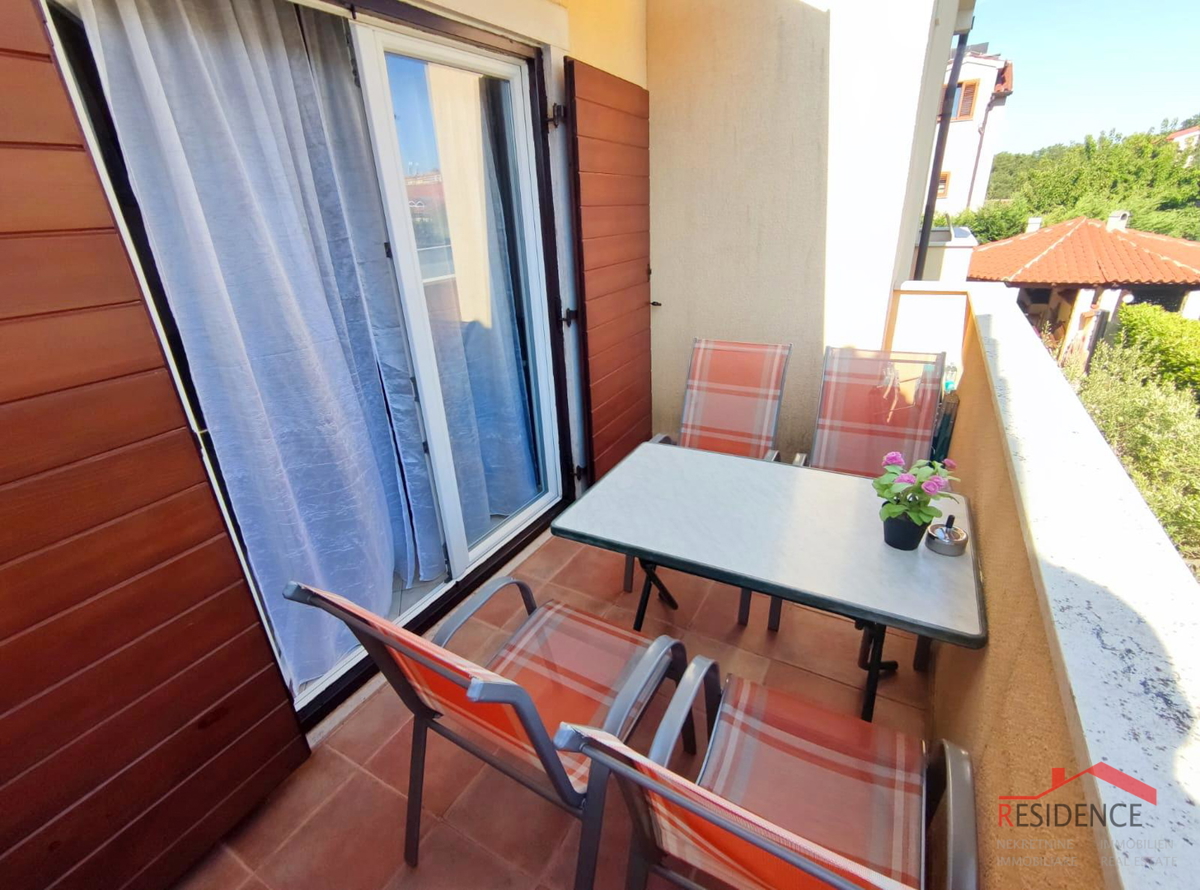 Apartma v Volmeju z bazenom, blizu morja