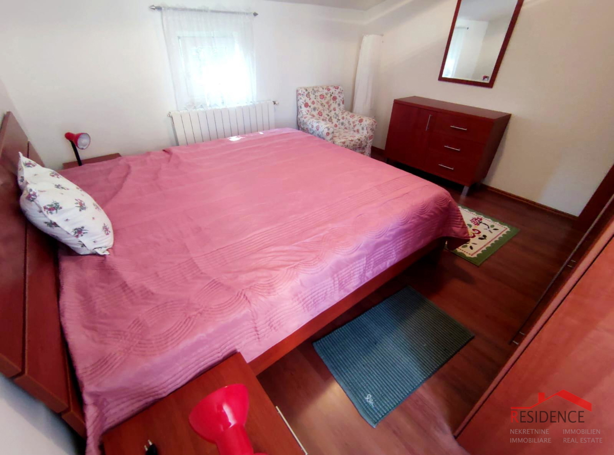 Apartma v Volmeju z bazenom, blizu morja