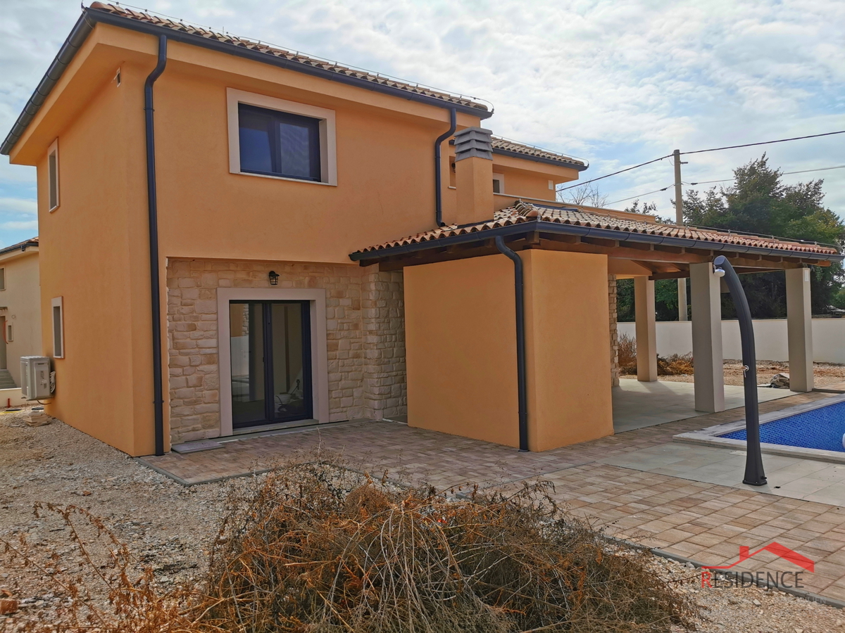 Juršići, okolica, nova samostojna hiša z bazenom