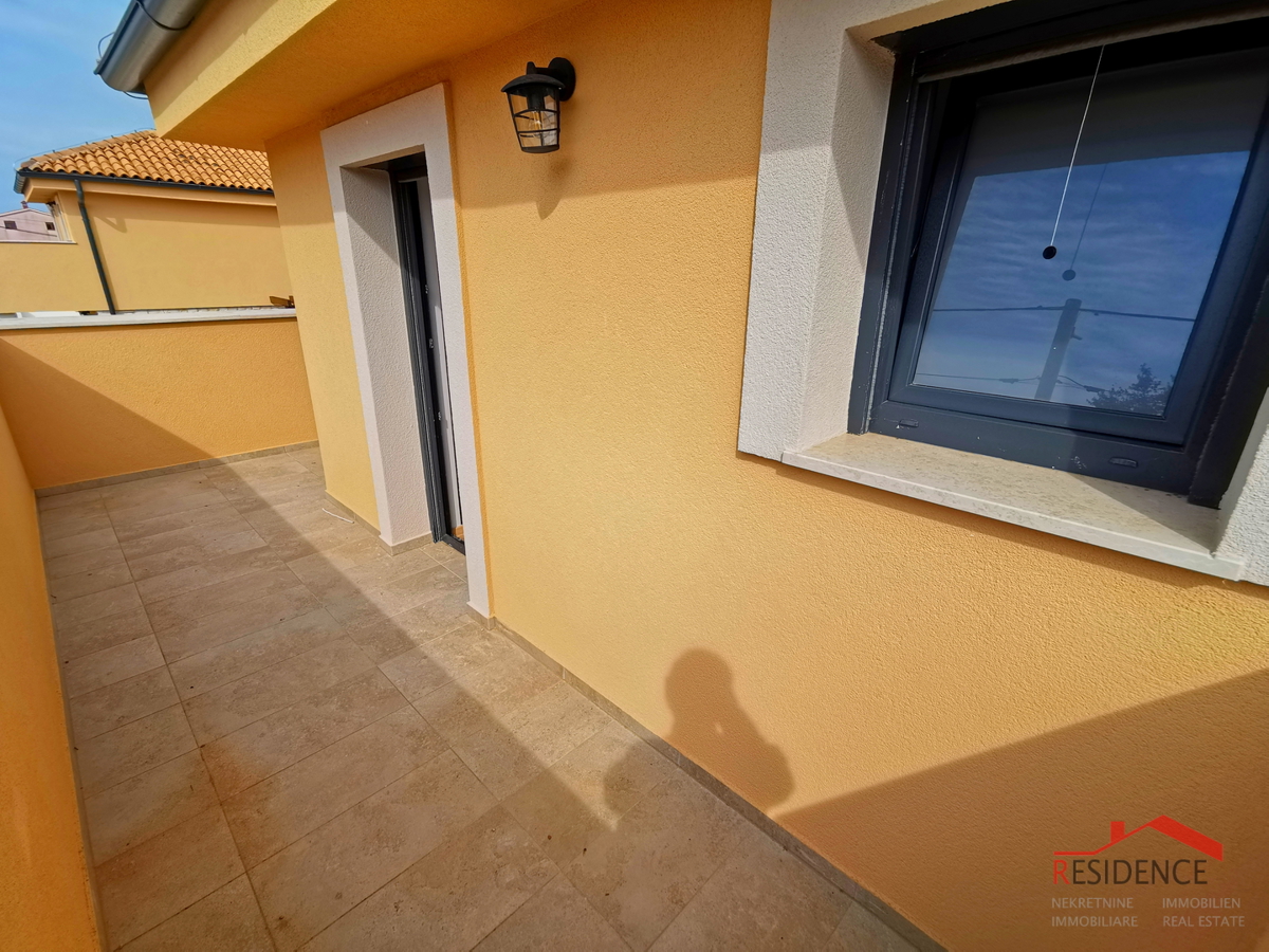 Juršići, okolica, nova samostojna hiša z bazenom