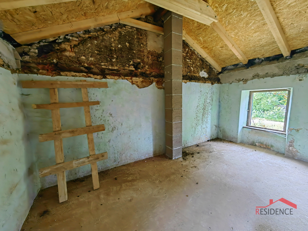 Žminj, istrska kamnita hiša, gospodarsko poslopje, vrt