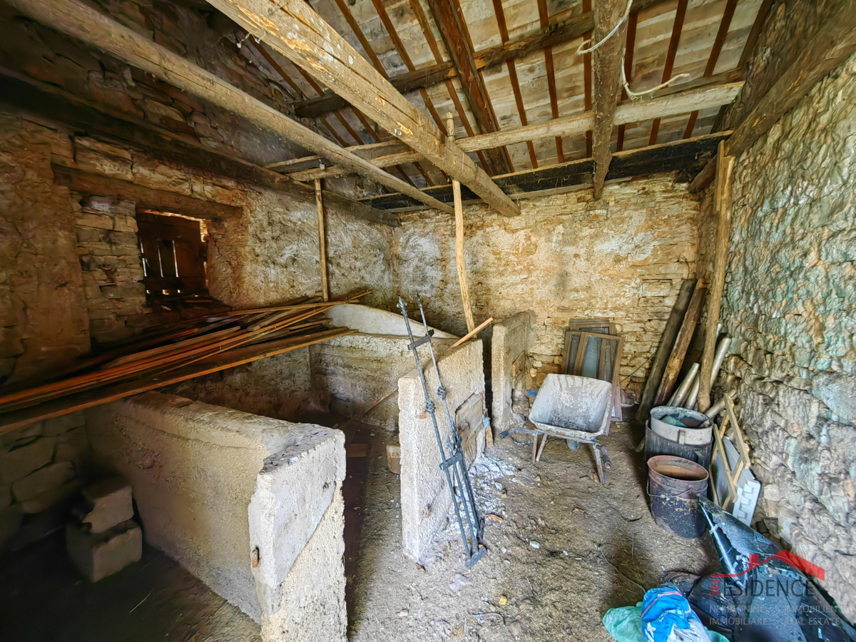 Žminj, istrska kamnita hiša, gospodarsko poslopje, vrt