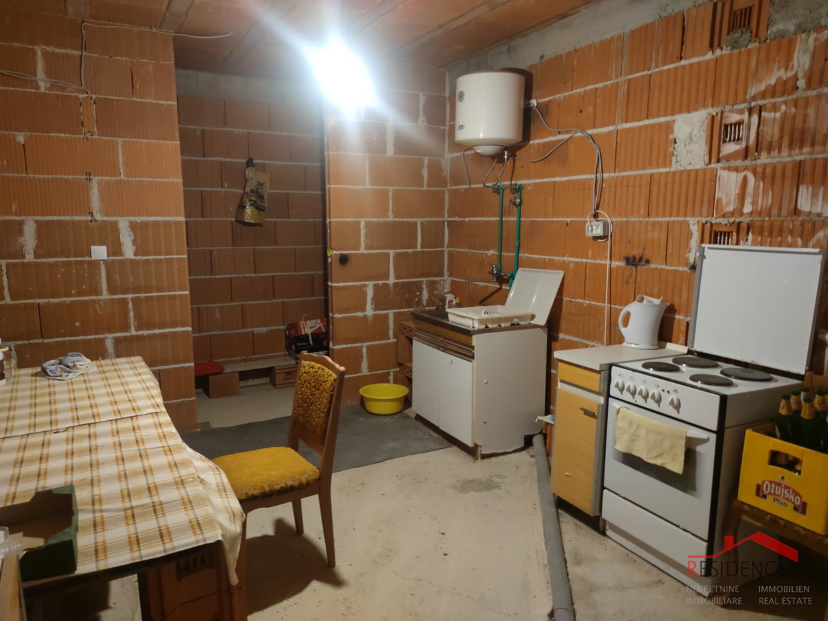 VALTURA, HIŠA, ROH- BAU