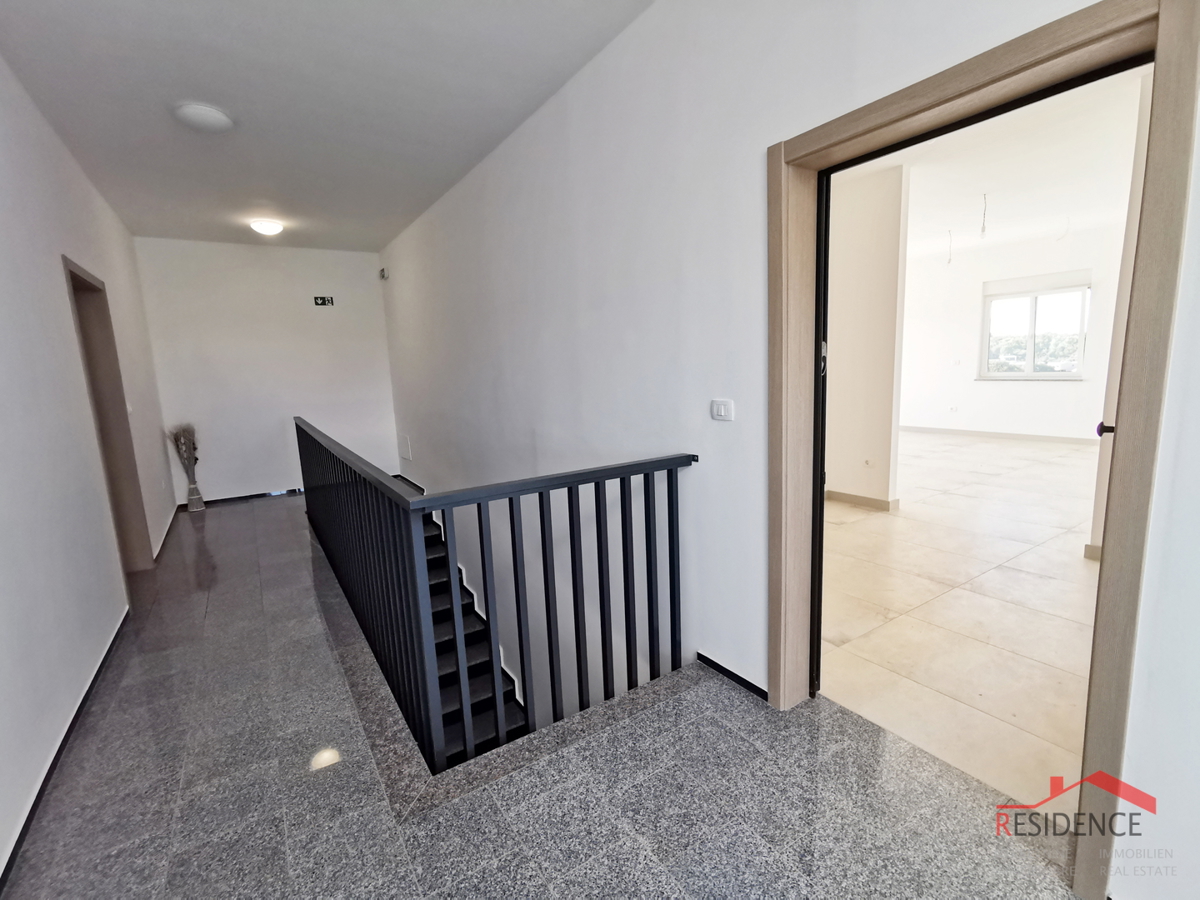 Banjole - Volme, novo stanovanje v drugem nadstropju s pogledom na morje, garaža