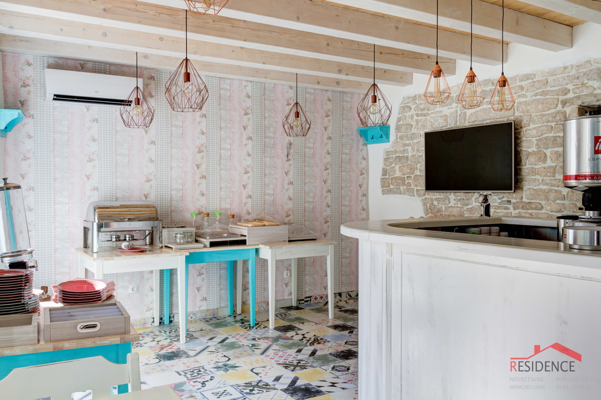 FAŽANA, MINI HOTEL Z OBČINSKE DEDIŠČINE, 100 METROV OD MORJA