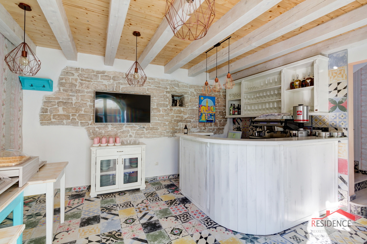 FAŽANA, MINI HOTEL Z OBČINSKE DEDIŠČINE, 100 METROV OD MORJA