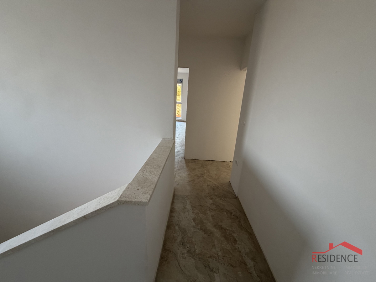 Pula, Loborika-okolica, dvojna hiša z bazenom