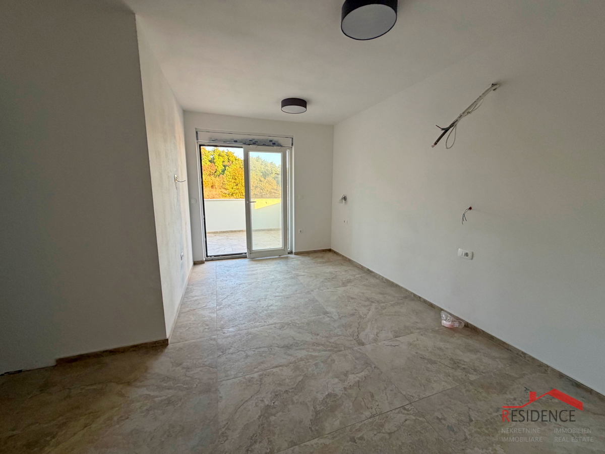 Pula, Loborika-okolica, dvojna hiša z bazenom