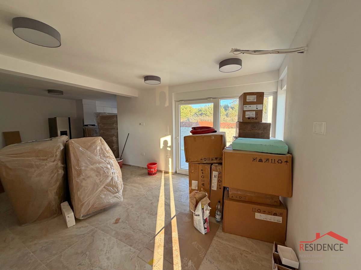 Pula, Loborika-okolica, dvojna hiša z bazenom