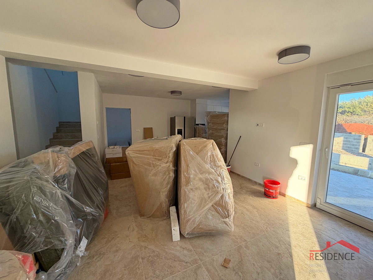 Pula, Loborika-okolica, dvojna hiša z bazenom