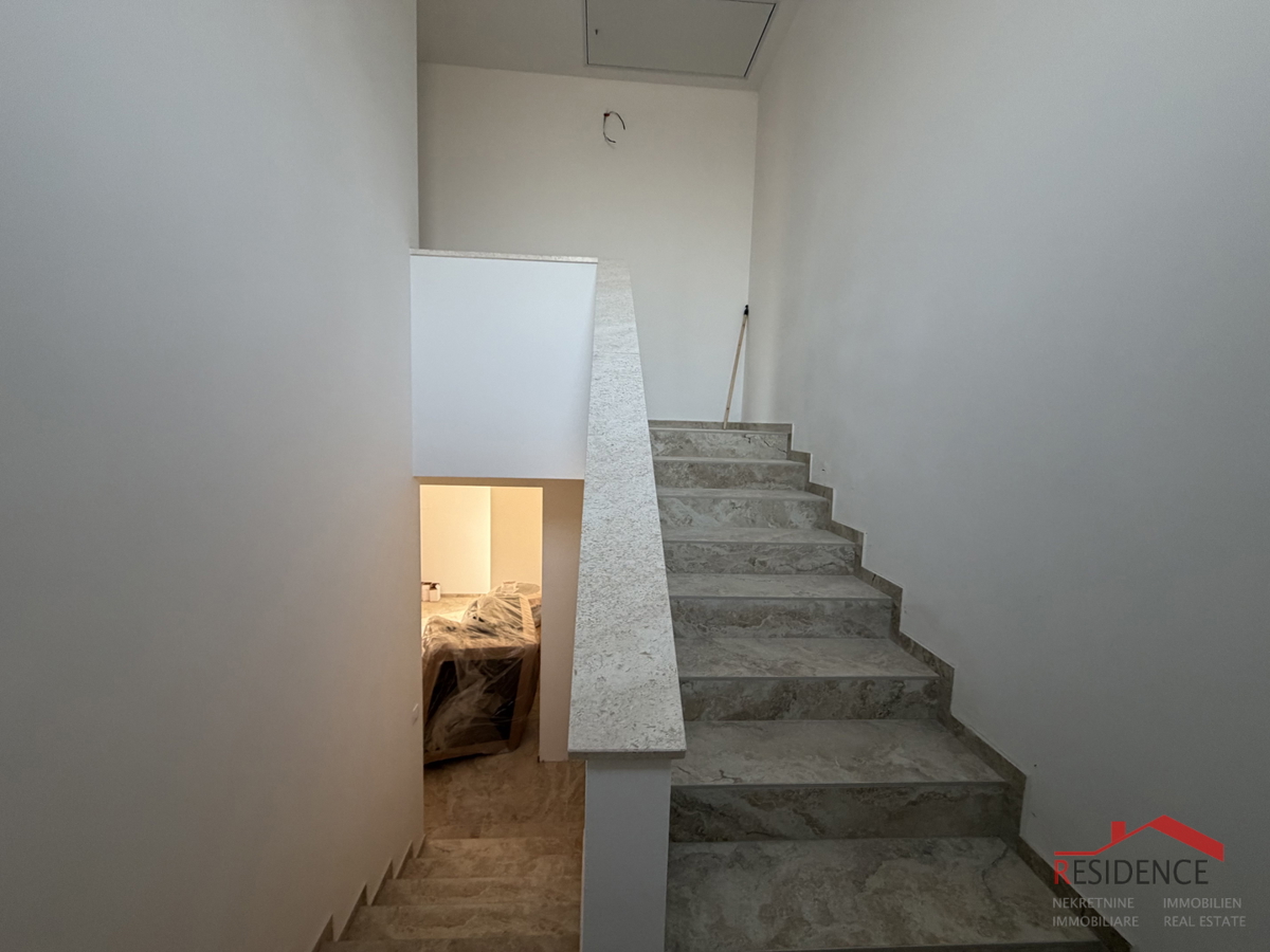 Pula, Loborika-okolica, dvojna hiša z bazenom