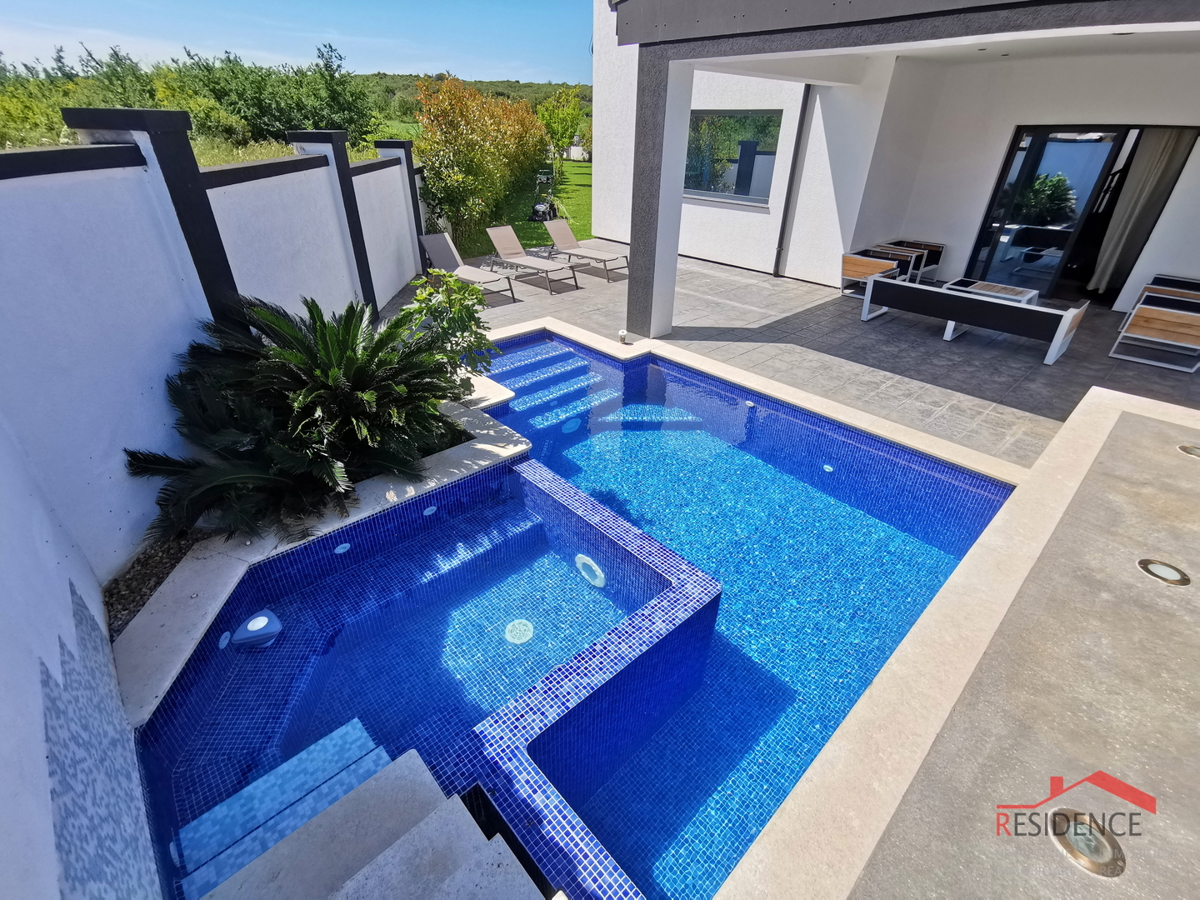 Banjole, luksuzna vila z bazenom, blizu morja in marine