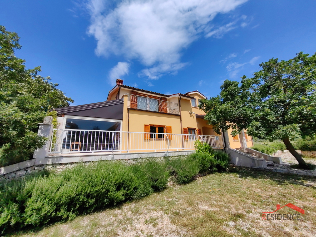 Vila z velikim posestvom, primerna za zdravstveni in wellness turizem - območje Svetvinčenta