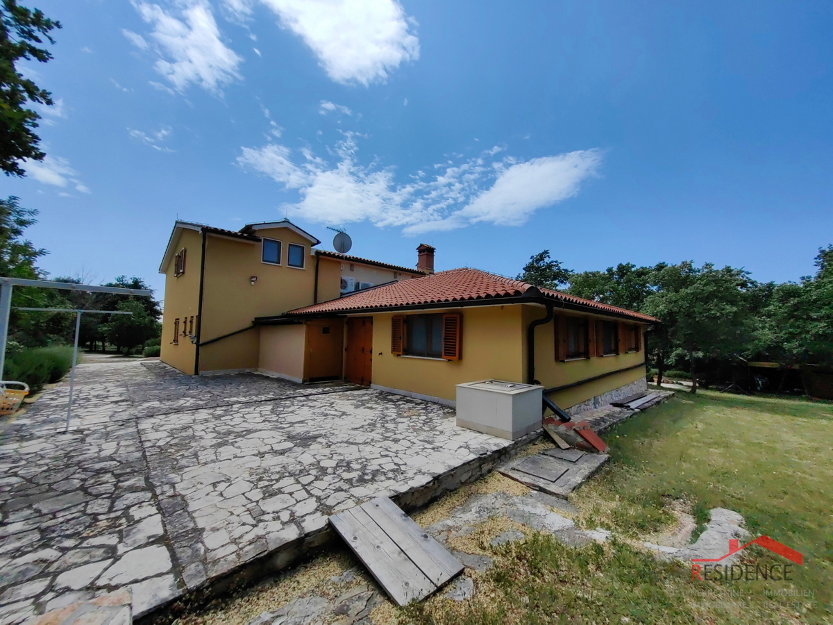 Vila z velikim posestvom, primerna za zdravstveni in wellness turizem - območje Svetvinčenta