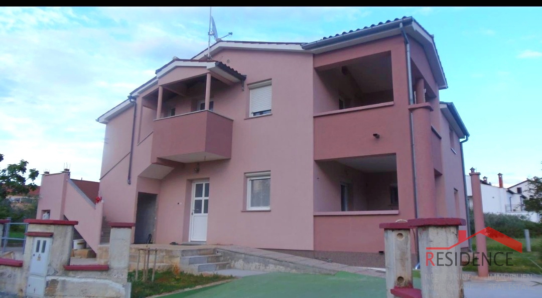PULA - FONDOLE, SAMOSTOJNA HIŠA S POGLEDOM NA MORJE