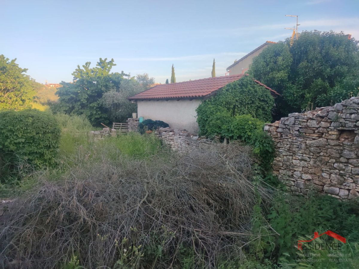 VODNJAN, ZAZIDLJIVO ZEMLJIŠČE Z OBJEKTOM