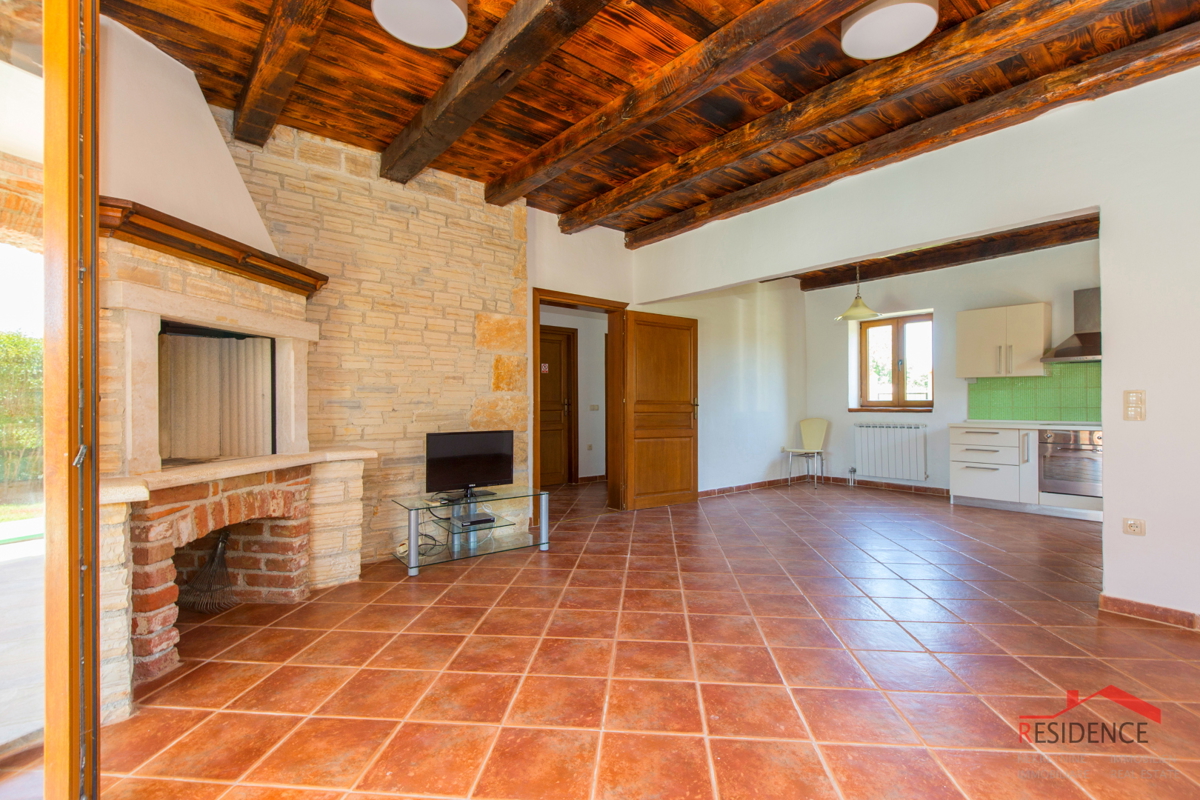 Villa z bazenom v Paradižu