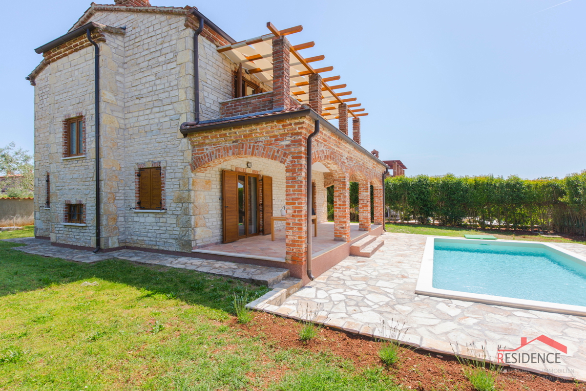 Villa z bazenom v Paradižu
