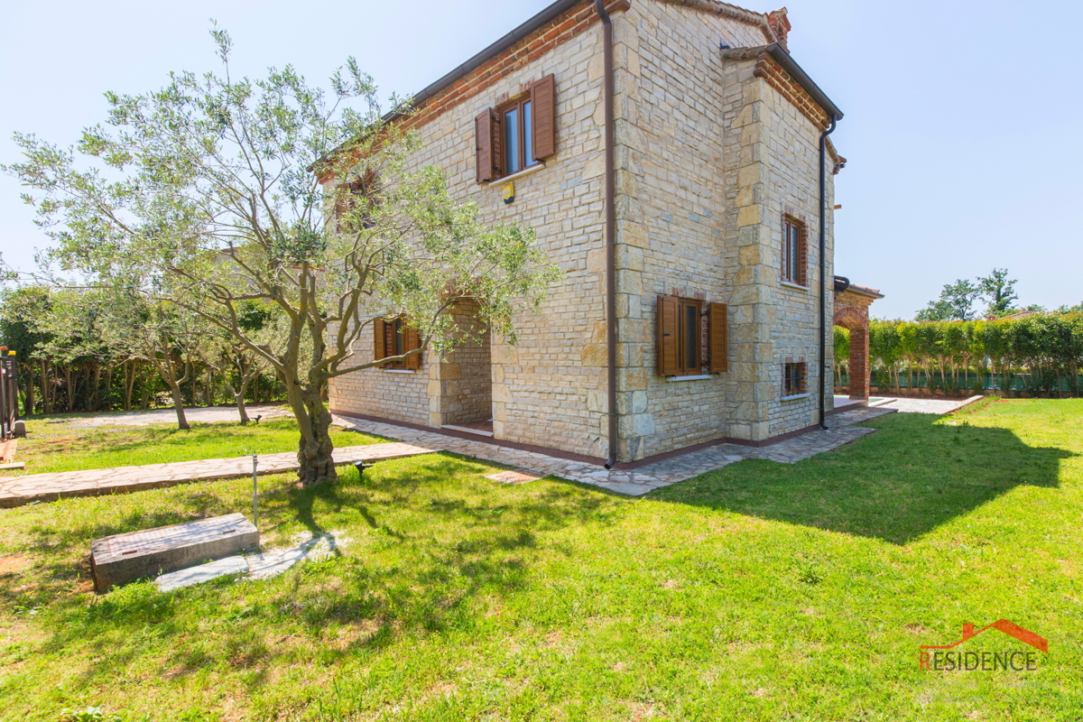 Villa z bazenom v Paradižu