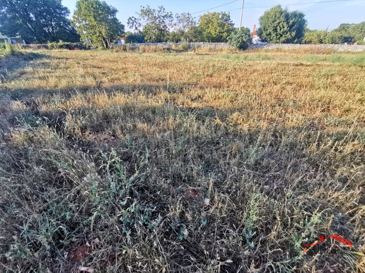 Šajini, gradbena parcela