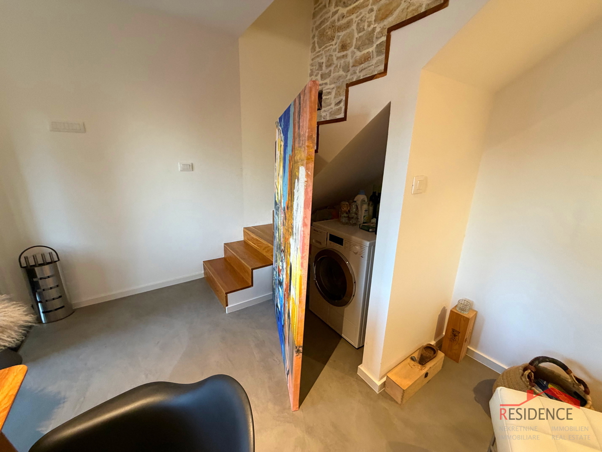 Peroj, kamnita hiša v vrsti, Ekskluzivna prodaja