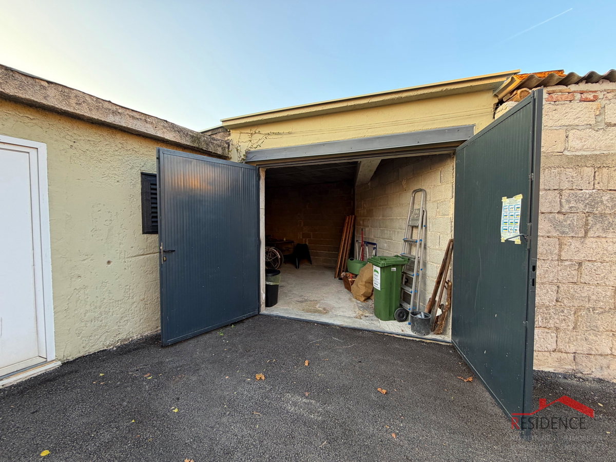 Peroj, kamnita hiša v vrsti, Ekskluzivna prodaja