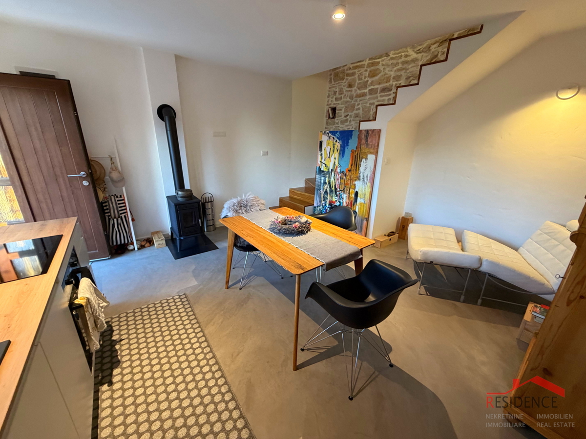 Peroj, kamnita hiša v vrsti, Ekskluzivna prodaja