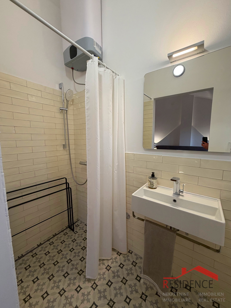 Peroj, kamnita hiša v vrsti, Ekskluzivna prodaja