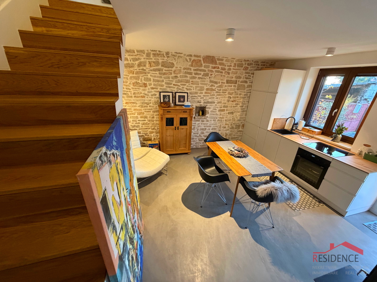 Peroj, kamnita hiša v vrsti, Ekskluzivna prodaja