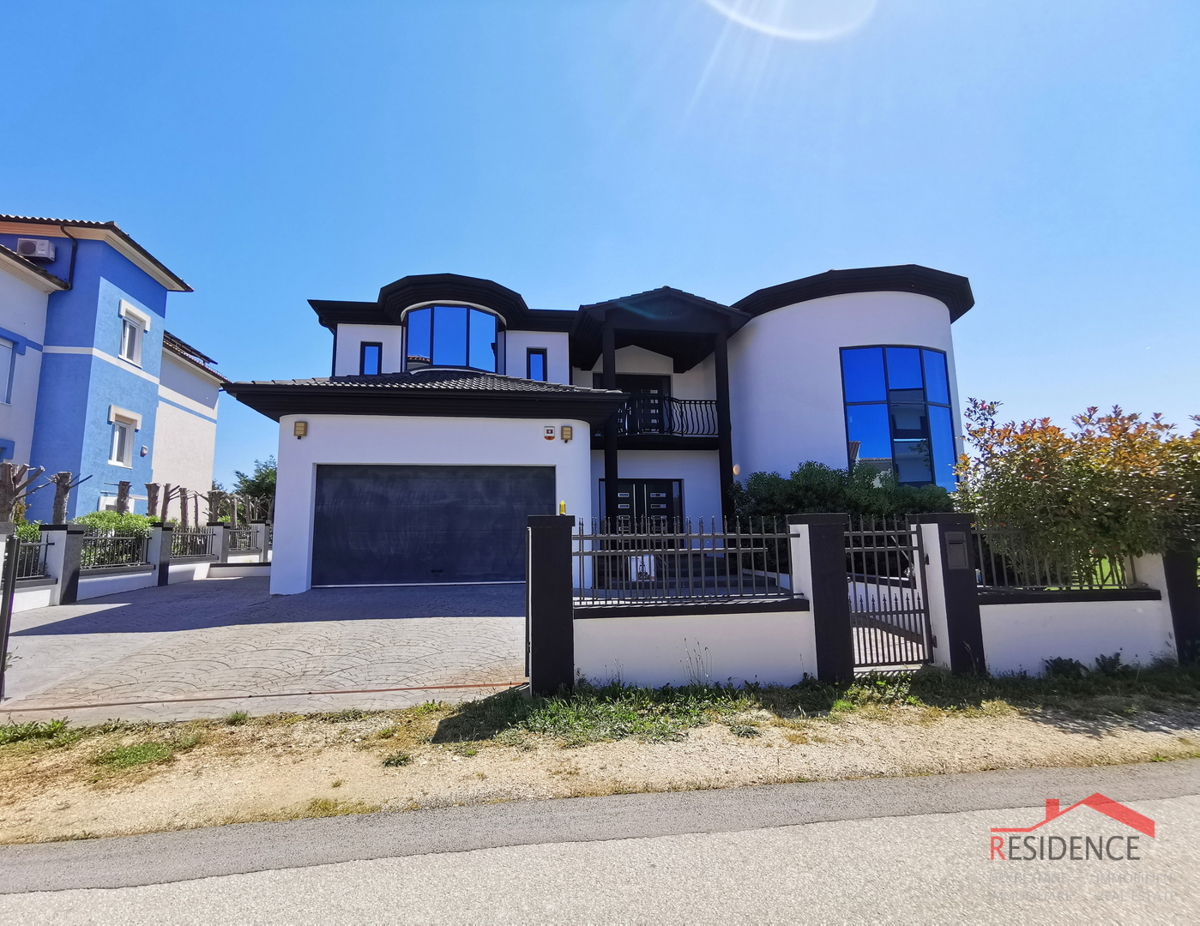 Banjole, luksuzna vila z bazenom, blizu morja in marine