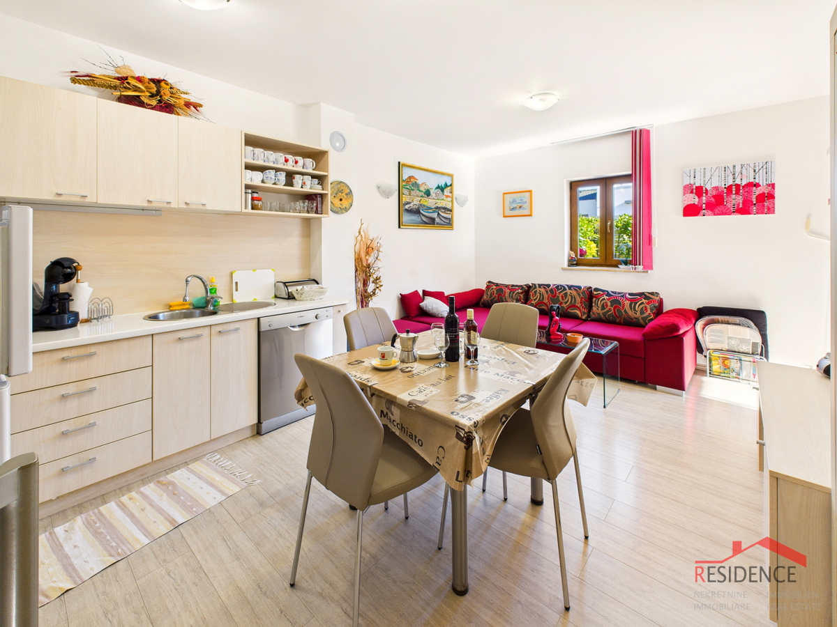 Ekskluzivna prodaja stanovanja z vrtom v Banjolah - Volme