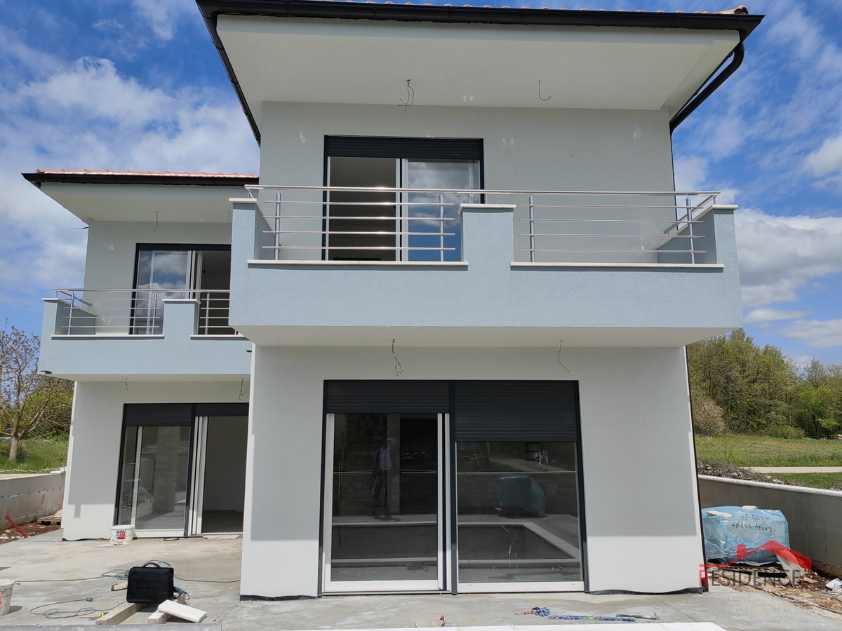 Svetvinčenat, nova vila z bazenom