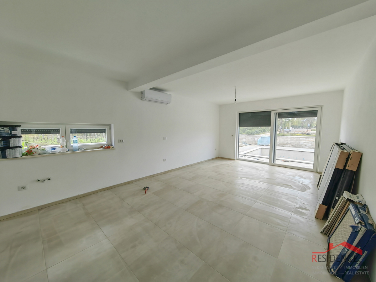 Svetvinčenat, nova vila z bazenom