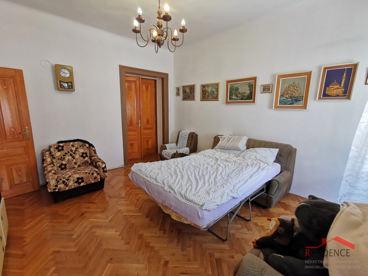 Pula, Center, stanovanje v prvem nadstropju, trisobno