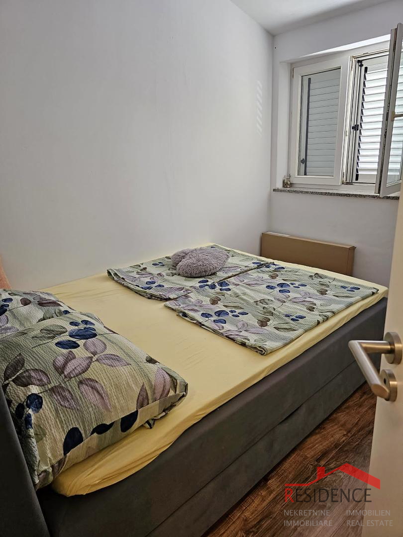 Vinkuran, apartma z 2 spalnicama, 200 metrov do morja