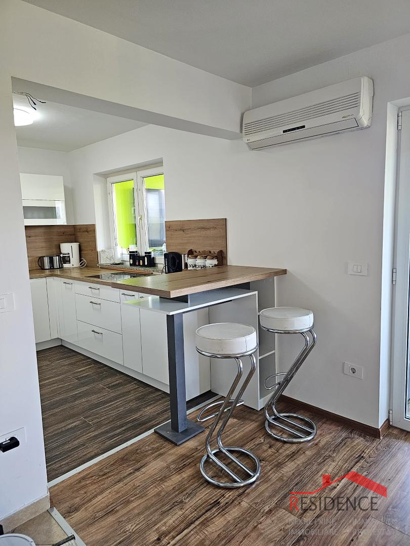 Vinkuran, apartma z 2 spalnicama, 200 metrov do morja